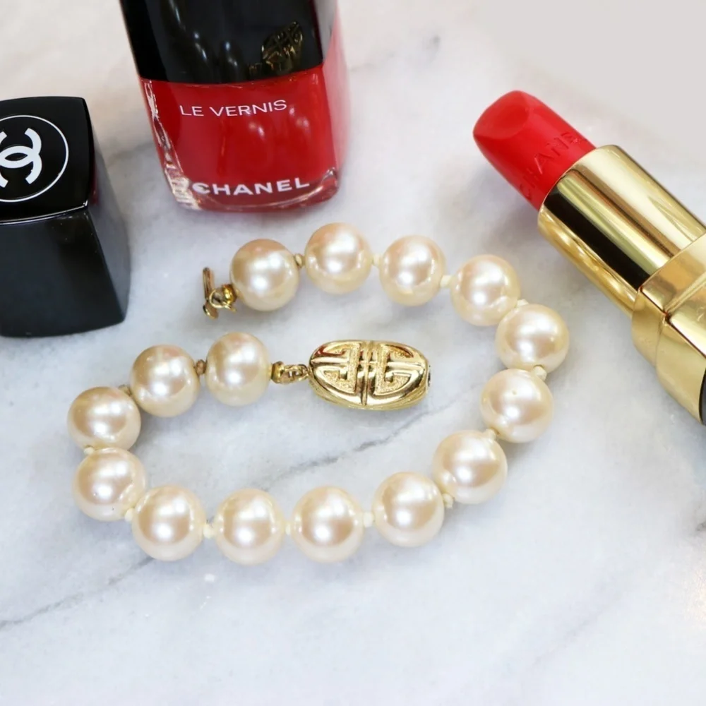 ⚜️ Vintage Givenchy Pearl Bracelet with Logo Clasp